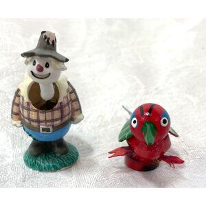Miniature Bobble Heads Resin Scare Crow Wooden Red Bird Head Wings & Tail Bobble